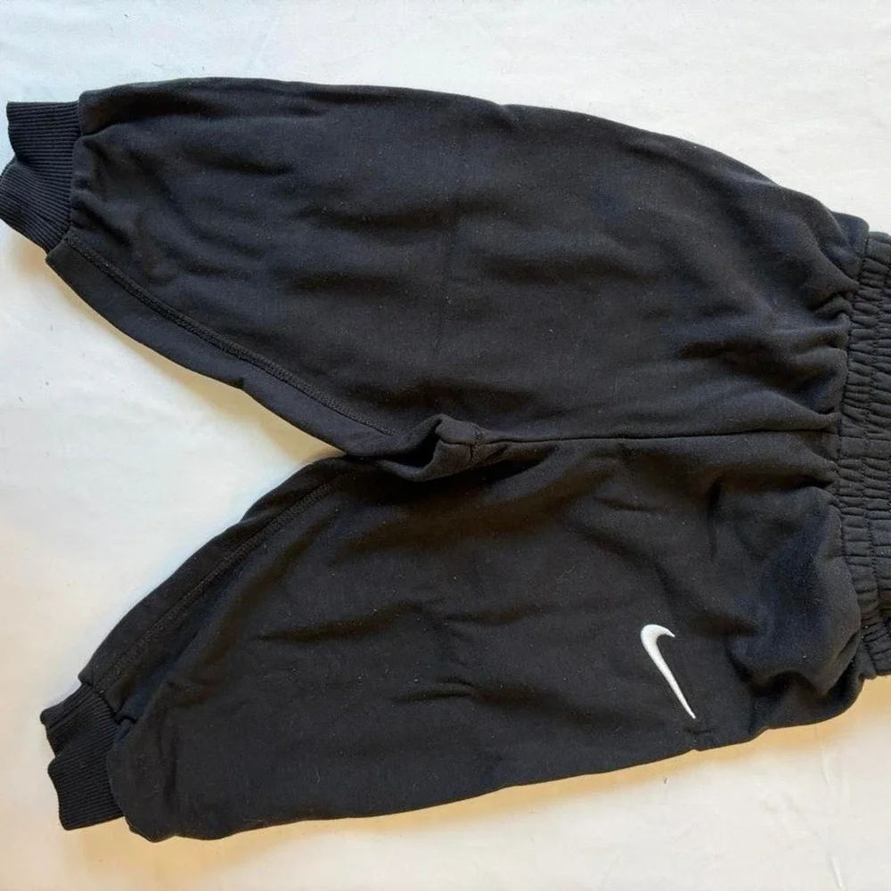 Nike Black 2 Piece Sweatsuit - 2T like new